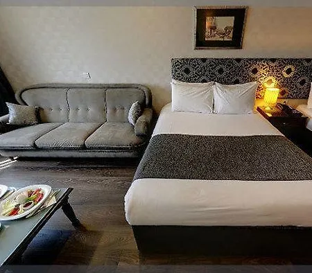 Adela Hotel 4*