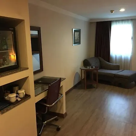 Adela Hotel 4*
