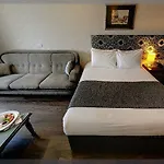 Adela Hotel 4*