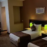 Adela Hotel 4*