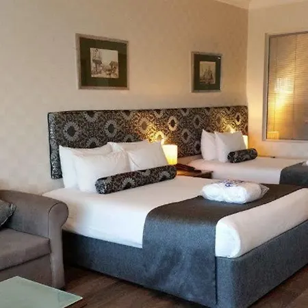 Отель Adela 4*